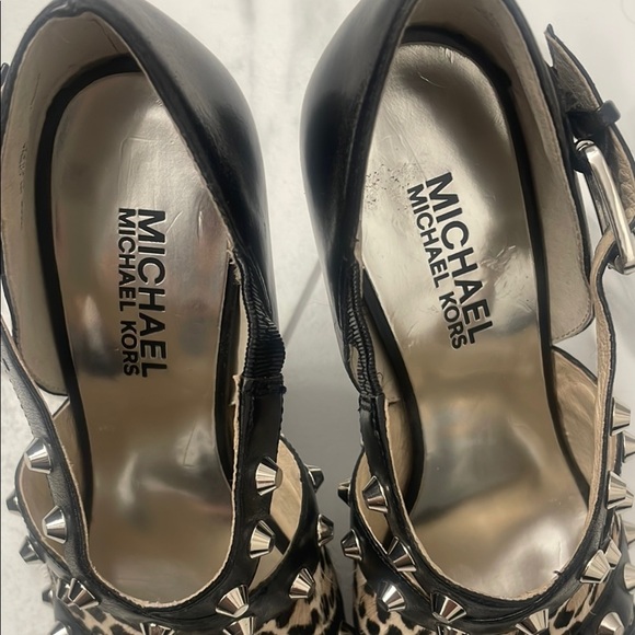 Michael Kors Black Stiletto Heels with Animal Print and Silver Details Sz 5.5 - Picture 2 of 9